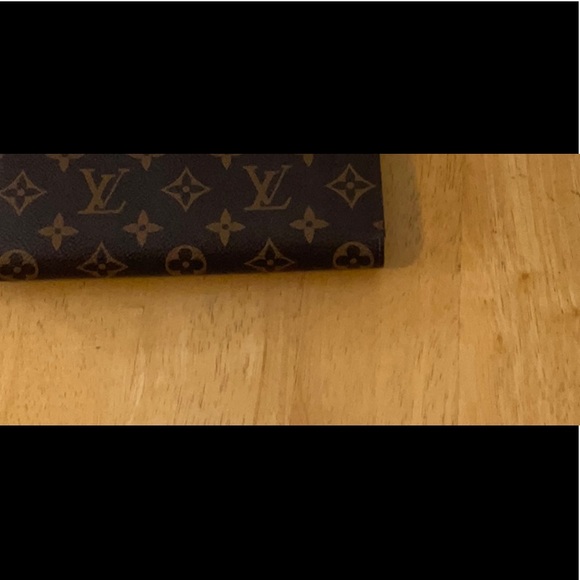 Louis Vuitton Brown Monogram Wallet - Picture 6 of 8
